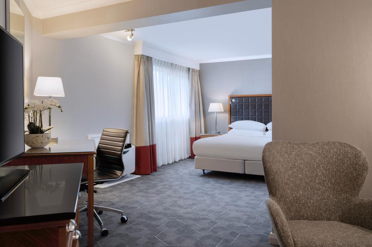 Delta Hotels By Marriott Northampton Exterior foto