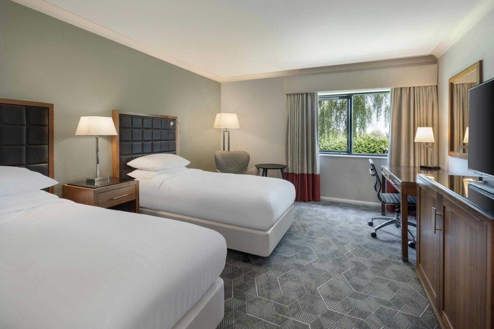 Delta Hotels By Marriott Northampton Exterior foto