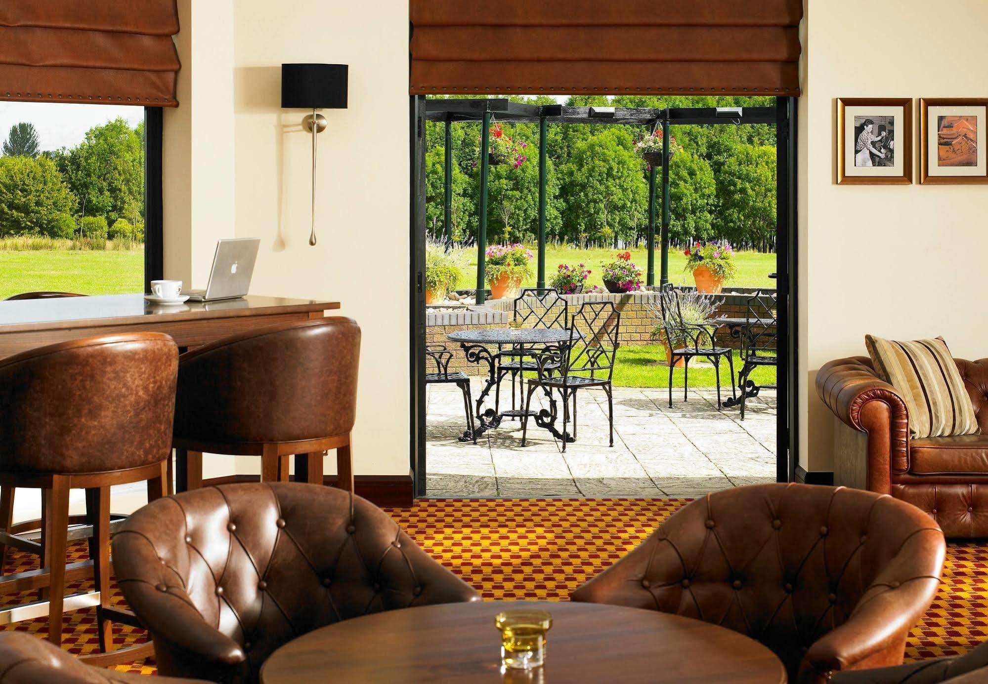 Delta Hotels By Marriott Northampton Exterior foto