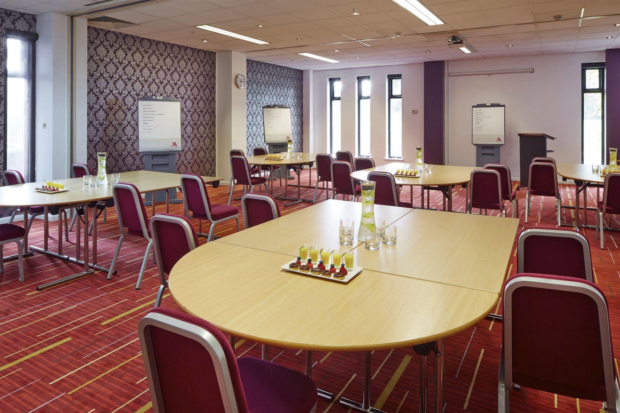 Delta Hotels By Marriott Northampton Exterior foto